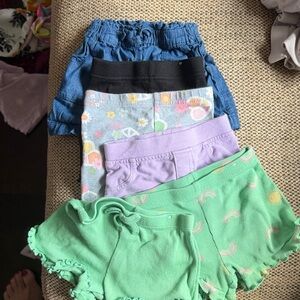 Garanimals Girls Shorts Bundle in Green, Lavender, Blue and Multicolor